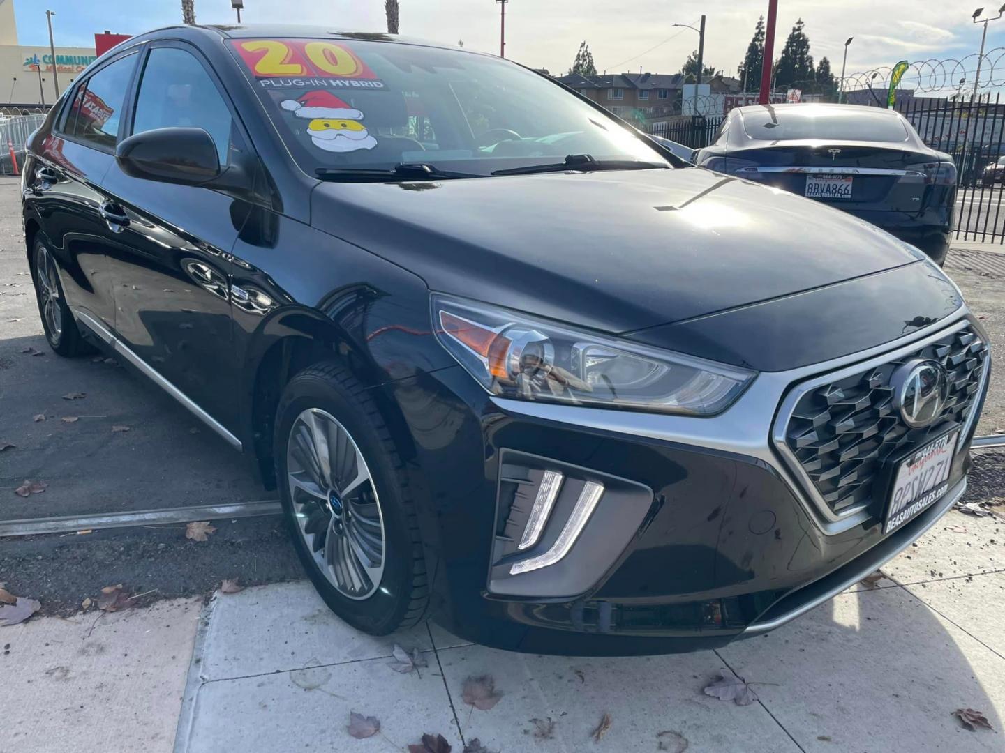 2020 BLACK /GRAY Hyundai Ioniq Plug-In Hybrid (KMHC65LD8LU) , located at 744 E Miner Ave, Stockton, CA, 95202, (209) 944-5770, 37.956863, -121.282082 - Photo#2